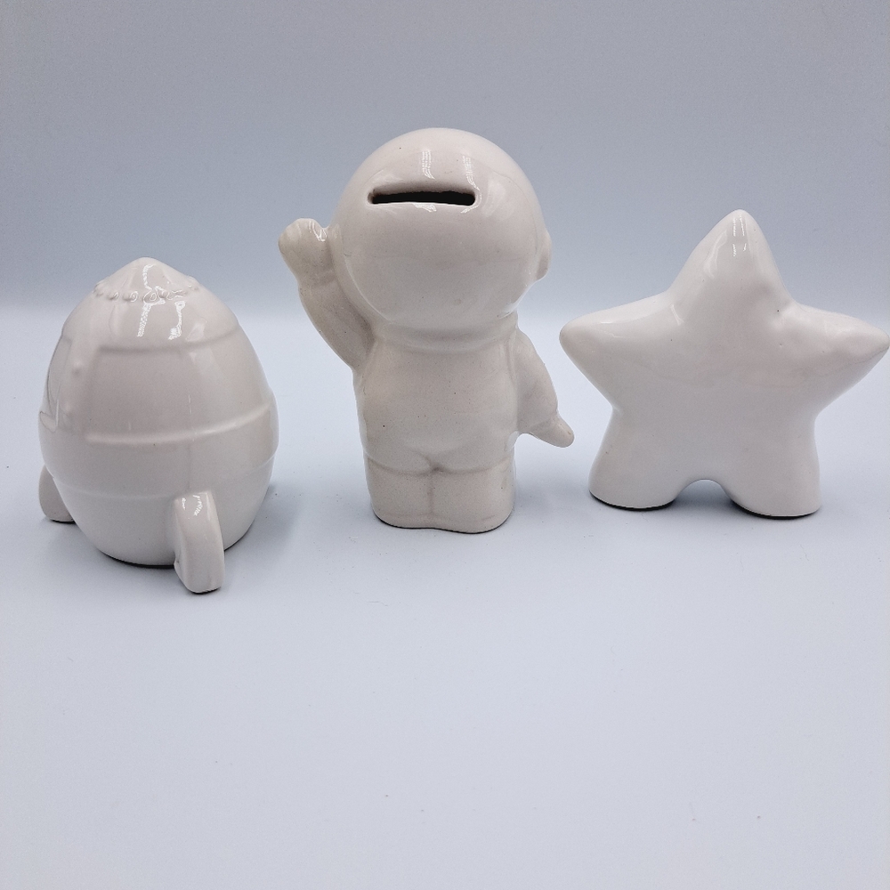 Reach For the Stars With Astronaut Bank, Star & Spaceship Ceramic Set - Picture 5 of 10